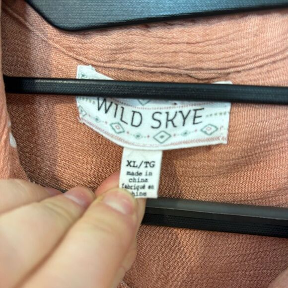 Wild Skye Women's Button-Down Top sz XL - Picture 3 of 8
